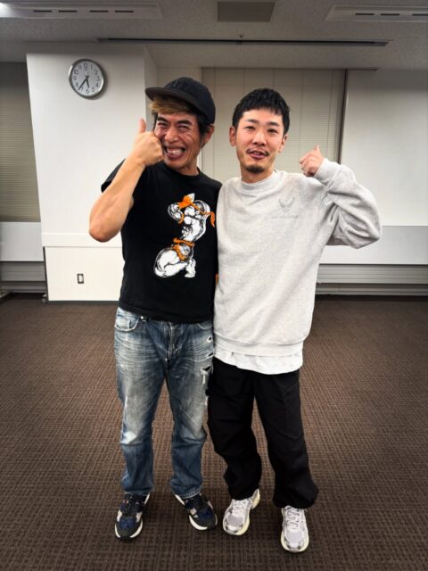 KXTセミナーに参加してきました🌿

これまでのKYTとはまた違う、新しい手技療法でした。
ケン先生をはじめ先生方の熱心なご指導に感謝です。
ありがとうございました。

学んでいて思うのは、
今の痛みを取ることも大事だけど、 
これから先に起こりうる姿勢の歪みや痛みなどの
体の不調を"つくらないこと"も
同じくらい大切だということ。

日々の施術を通して、
地域のみなさんや通ってくださる方々が
10年後も20年後も、
自分の体で好きなことを楽しめるように…。 
そんな未来を一緒につくっていきたいと思っています🦉

これからも学び続け、手を磨いていきます。

#郡山#整体#鍼灸#美容鍼#KXT#KYT#ふくろう施術院#郡山整体#健康な未来へ#痛みのない暮らし#腰#肩#首#膝#股関節