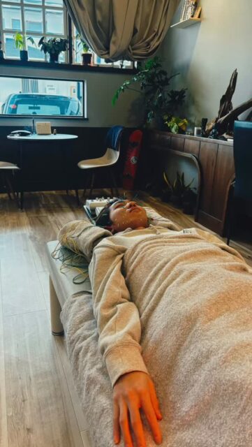 男だって美容鍼。
疲れは顔に出る。
清潔感はつくれる。

顔も、身体も、整える。
気になった今が、始めどき。
#郡山#ふくろう施術院#美容鍼#小顔#整体